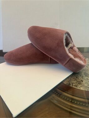 Elea UGG Waterproof Suede Slipper Pink Blush Size US 6 New With Tags ( no box )